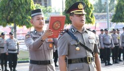 Kapolres Aceh Timur AKBP Nova Suryandaru, Rabu (21/2) memimpin serah terima jabatan Wakapolres dari Kompol Muhammad Aidil Saputra kepada pejabat baru Kompol Iswar