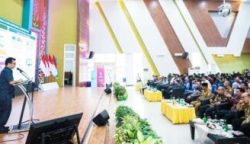 Wamenkominfo Nezar Patria dalam Kuliah Umum: 'Membentuk Karier Masa Depan di Era Berbasis AI' di Universitas Syiah Kuala Banda Aceh, Senin (26/2/2024)
