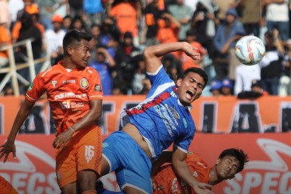 Persiraja Banda Aceh ditahan imbang 1-1 oleh PSBS Biak pada semifinal leg pertama Liga 2, di Stadion Langsa, Ahad (25/2)