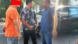 Polres Aceh Timur Polda Aceh mengamankan oknum dokter berinisial SI (42), asal Medan, atas dugaan tindak pidana penipuan dan penggelapan