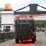 Kapolda Aceh Irjen Pol Achmad Kartiko melepas mantan Pangdam IM Mayjen TNI Novi Helmy Prasetya di Mapolda Aceh, Ahad (10/3)