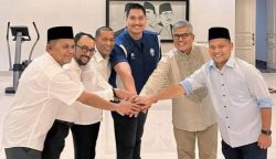 Menpora Dito Ariotedjo salam kompak dengan Pj Gubernur Aceh Bustami Hamzah beserta Ketua dan beberapa anggota DPRA pada Rabu malam (13/3/2024)