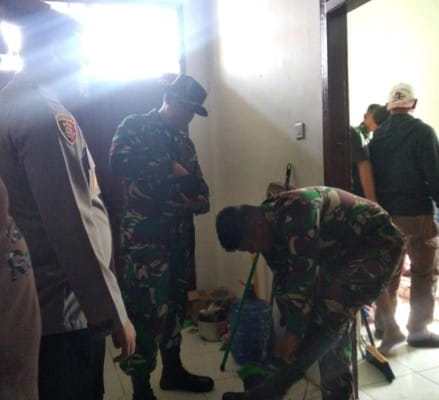 Oknum TNI yang berdinas di Rindam IM Mata Ie, Aceh Besar, diamankan oleh aparat gabungan TNI – Polri karena telah melakukan tindak pidana penganiayaan berat yakni penikaman dua warga Aceh Jaya