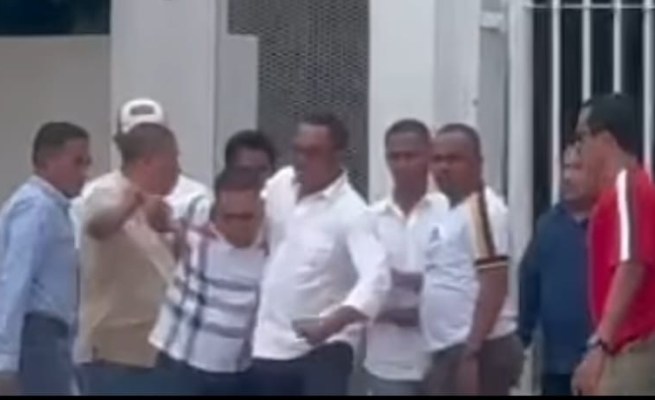 Wakil Presiden Persiraja Banda Aceh Iswahyudi alias Yudi Cot Ara dikeroyok sejumlah orang di halaman Stadion Madya Gelora Bung Karno (GBK), Jakarta, Jum'at (8/3) siang