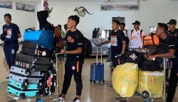 Tim Persiraja Banda Aceh saat ini masih berada di Biak. Usai pertandingan semifinal Liga 2 2023/2024 menghadapi tuan rumah PSBS Biak, Persiraja belum bisa kembali ke Aceh