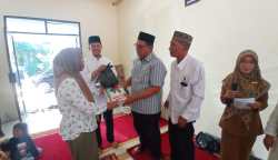 PW Ikatan Persaudaraan Haji Indonesia (IPHI) Aceh menyantuni kaum muallaf, menyambut rangkaian Hari Lahir ke-34 IPHI tahun 2024