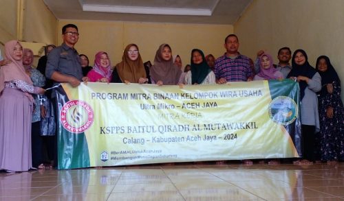Koperasi Simpan Pinjam dan Pembiayaan Syariah (KSPPS) Baitul Qiradh Al Mutawakkil menyalurkan pembiayaan untuk puluhan ibu-ibu pelaku usaha ultra mikro di Calang, Aceh Jaya