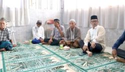 Kadis Sosial Aceh Muslem Yacob turut hadir mengikuti buka puasa bersama dengan puluhan lansia yang ada di UPTD Rumoh Sejahtera Geunaseh Sayang (RSGS) Dinsos Aceh, Selasa sore (2/4)