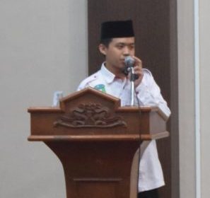 Ketua Umum Kesatuan Aksi Mahasiswa Muslim Indonesia (KAMMI) UIN Ar-Raniry Khairul Rahmad
