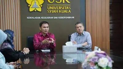 Rektor USK Prof Marwan saat menerima kunjungan GM PT PLN UID Aceh Mundhakir beserta jajarannya, Kamis (18/4/2024)