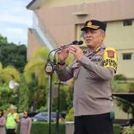 Karo Ops Polda Aceh Kombes Pol Heri Heriyandi saat memimpin apel pagi di lapangan depan Mapolda Aceh, Senin (13/5). (Foto: For Infoaceh.net)