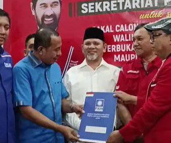 Ketua DPW PAN Mawardi Ali saat mendaftar jadi Cawagub pendamping Mualem untuk Pilkada Aceh di Kantor DPP Partai Aceh, Rabu (15/5). (Foto: For Infoaceh.net)