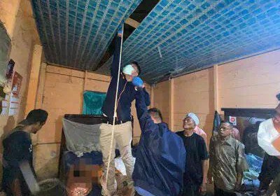Lokasi ditemukan duda berusia 38 tahun meninggal dunia gantung diri di kamar rumahnya Gampong Paloh Kecamatan Tanah Pasir, Aceh Utara, pada Rabu malam (15/5). (Foto: Dok. Polres Aceh Utara)