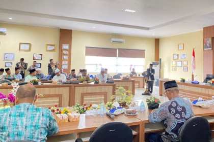 MPU Kota Banda Aceh menggelar Musda V dalam rangka memilih ketua dan pengurus baru masa khidmat 2024-2029 yang dilaksanakan di Balai Keurukon, Kamis (16/5). Foto: For Info Aceh)