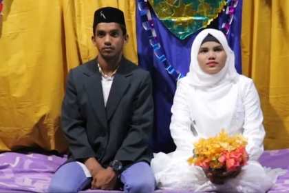 Dua pasangan pengungsi etnis Rohingya yang berada di kamp pengungsian Kompleks Kantor Bupati Aceh Barat melakukan pernikahan. Foto: Istimewa
