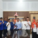 Ketua DPD PKS Banda Aceh Farid Nyak Umar dan Ketua DPC Partai Demokrat Banda Aceh Isnaini Husda menegaskan komitmen berkoalisi dalam mengusung calon Wali Kota Banda Aceh pada Pilkada 2024. (Foto: For Infoaceh.net)