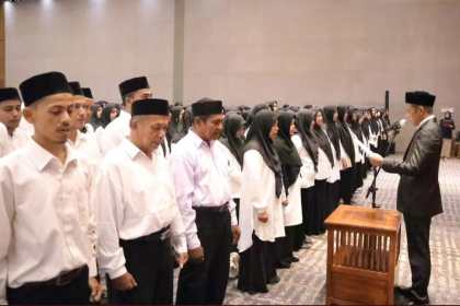 Pelantikan PPS Aceh Besar untuk Pilkada 2024 di Gedung Seulawah Hall-The Pade Hotel, Gampong Kameu, Kecamatan Darul Imarah, Aceh Besar, Ahad (26/5). (Foto: For Infoaceh.net)