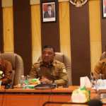 Sekda Aceh Besar Sulaimi memimpin Rapat Koordinasi Kesepakatan Bersama dengan Pemko Sabang terkait kerja sama antar daerah dalam rangka pengendalian inflasi di Kantor Bupati Aceh Besar, Selasa (28/5/2024). Foto: Istimewa