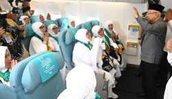 Wakil Presiden RI Ma'ruf Amin, melepaskan langsung keberangkatan calon jamaah haji Aceh kloter 1 di Bandara Internasional SIM Blang Bintang, Aceh Besar, Rabu sore (29/5). (Foto: For Infoaceh.net)