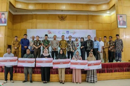 OJK Aceh bersama TPAKD Aceh menggelar roadshow edukasi keuangan dan branding program KURMA di wilayah timur Aceh yaitu Kota Langsa dan Kabupaten Aceh Timur. Foto: Istimewa