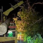 PLN Jantho mengatasi krisis listrik akibat cuaca buruk, hujan deras disertai angin kencang yang melanda Kabupaten Aceh Besar pada Jum'at malam, 31 Mei 2024. Foto: Istimewa