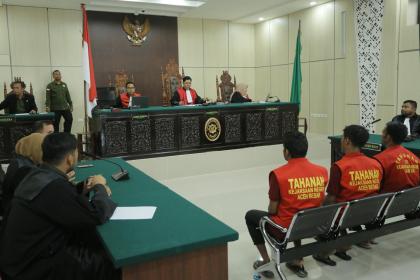 Terdakwa Mohammed Amin, warga Myanmar yang merupakan nahkoda kapal Rohingya yang mendarat di Aceh Besar beberapa waktu lalu divonis 8 tahun penjara. (Foto: For Infoaceh.net)