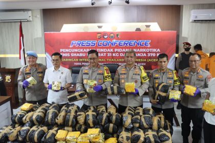 Kapolda Aceh Irjen Pol Achmad Kartiko pada konferensi pers pengungkapan narkotika di aula Machdum Sakti Polda Aceh, Rabu, 5 Juni 2024. (Foto: For Infoaceh.net)