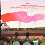Pj Gubernur Aceh Bustami Hamzah menyampaikan sambutan pada pengukuhan Kepala OJK Aceh Daddi Peryoga, di Anjong Mon Mata komplek Meuligoe Gubernur Aceh, Selasa (11/6). Foto: Istimewa