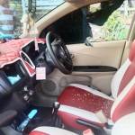 Sebuah mobil Honda Brio milik Bendahara Gampong Buket Pala, Kecamatan Idi Rayeuk, Aceh Timur dibobol maling saat parkir di depan Kantor Keuchik setempat Selasa siang (11/6). Foto: Istimewa