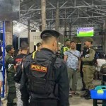 Tim gabungan Satreskrim Polresta Banda Aceh bersama personel Kodim 0101/KBA, Satpol PP-WH melakukan patroli dan razia di sejumlah warung kopi di Banda Aceh untuk mencegah judi online. Foto: Istimewa
