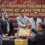 KIP Aceh menggelar rapat pleno rekapitulasi penghitungan perolehan suara tingkat provinsi Aceh pemilu tahun 2024 pasca putusan Mahkamah Konstitusi, di Hotel Ayani Banda Aceh, Ahad (14/7). Foto: Istimewa