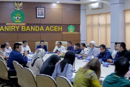 Sebanyak 30 orang delegasi dari King Prajadhipok's Institute (KPI) Thailand mengunjungi UIN Ar-Raniry, Senin (22/7/2024). Foto: Istimewa