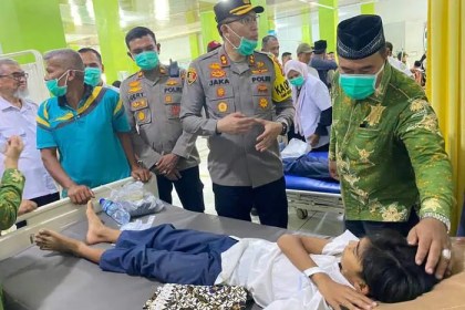 Puluhan pelajar Madrasah Tsanawiyah Swasta Tgk Chik Dayah Cut Tiro dirawat di RSU Abdullah Syafii Beureunuen, akibat diduga mengalami gejala keracunan makanan, Rabu (24/7/2024). Foto: Istimewa