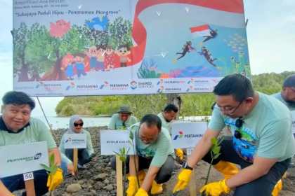 PT Pertamina Patra Niaga Fuel Terminal Sabang dan Rumah Zakat melakukan penanaman mangrove di Sabang. (Foto: For Infoaceh.net)