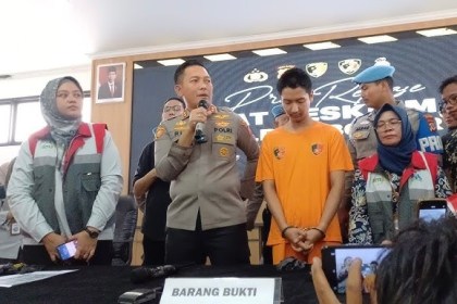 Armor Toreador ditetapkan sebagai tersangka kasus kekerasan dalam rumah tangga (KDRT) terhadap istrinya, selebgram asal Aceh Cut Intan Nabila