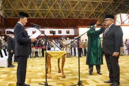 Pengangkatan Bustami Hamzah sebagai Sekda Aceh dipersoalkan setelah dua tahun dilantik, dan Presiden Jokowi digugat ke PTUN Jakarta