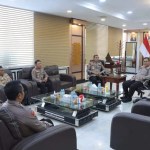 Asops Kapolri Irjen Pol Verdianto Iskandar Bitticaca saat melakukan pertemuan dengan Kapolda Aceh Irjen Pol Achmad Kartiko, Rabu (7/8/2024). (Foto: For Infoaceh.net)