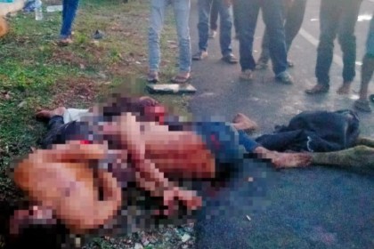 Dua orang diduga pencuri sapi dihajar massa di Blang Bintang, Aceh Besar. Satu orang di antaranya tewas adalah oknum anggota TNI. Foto: Istimewa