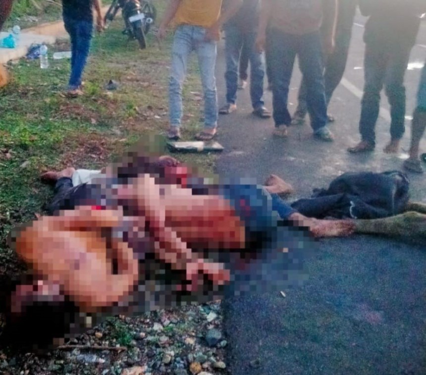 Dua orang diduga pencuri sapi dihajar massa di Blang Bintang, Aceh Besar. Satu orang di antaranya tewas adalah oknum anggota TNI. Foto: Istimewa
