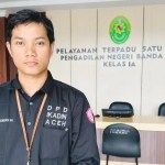 Mitra Ate Fulawan dan Sabrina, diwakili kuasa hukumnya Boying Hasibuan SH saat mengajukan permohonan Praperadilan Polda Aceh ke PN Banda Aceh, Senin (9/9). (Foto: For Infoaceh.net)