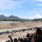 Perlombaan pacuan kuda di Gelanggang HM Hasan Gayo, Blang Bebangka, Pegasing, Aceh Tengah, Rabu (11/9). Venue pacuan kuda tidak siap untuk penonton. (Foto: For Infoaceh.net)