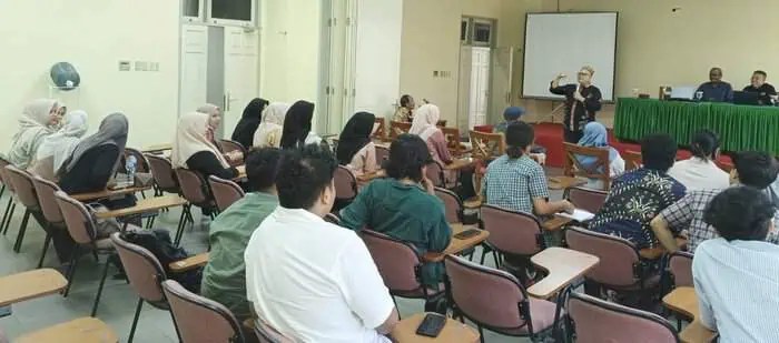Acara pembekalan mahasiswa MBKM Hutan Adat, di ruang Flamboyan Lantai 3 AAC Dayan Dawood USK, Jum'at (13/9/2024). Foto: For Infoaceh.net