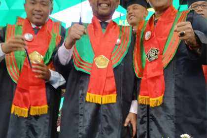 Anggota Komisi III DPR RI M Nasir Djamil meraih gelar Doktor Ilmu Hukum di Unissula Semarang, Jawa Tengah. (Foto: Dok. Pribadi)