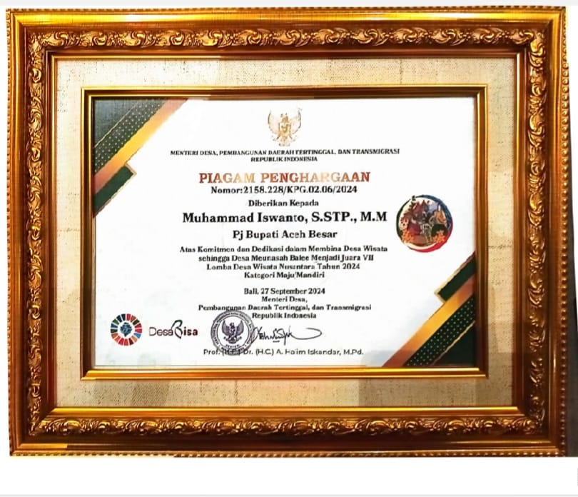 Piagam penghargaan atas keberhasilan Gampong Meunasah Balee Kecamatan Lhoknga, Aceh Besar meraih peringkat ke-7 Lomba Desa Wisata Nusantara tahun 2024. (Foto: For Infoaceh.net)