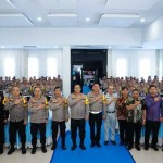 Kapolda Aceh Irjen Pol Achmad Kartiko saat membuka Rakernis Ditlantas Polda Aceh di aula Pesat Gatra, Lamteumen, Kota Banda Aceh, Kamis (10/10).