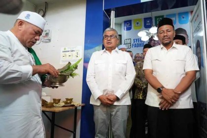 Posko Tim Pemenangan Pusat Calon Gubernur - Calon Wakil Gubernur Aceh nomor 1, Bustami Hamzah - M Fadhil Rahmi diresmikan Selasa (1/10).