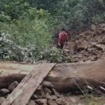 Longsor di Jalan Lintas Gayo Lues-Abdya, tepatnya di Lam Akul, Desa Persada Tongra, Kecamatan Terangun, Gayo Lues
