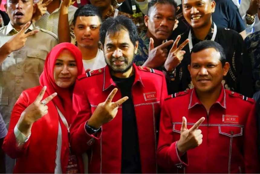 Calon Gubernur/Wakil Gubernur Aceh nomor urut 02 Muzakir Manaf (Mualem) - Fadhlullah (Dek Fad)