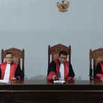 Majelis Hakim Pengadilan Tipikor PT Banda Aceh menjatuhkan putusan tiga tahun penjara dan denda Rp 100 juta kepada Terdakwa Muhtar bin Abdullah (41), mantan Keuchik Desa Paya Laot, Kecamatan Setia Bakti, Aceh Jaya.