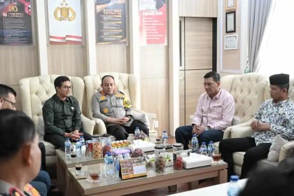 Pimpinan dan Ketua Fraksi DPRK Banda Aceh melakukan kunjungan silaturahmi dengan Kapolresta Banda Aceh Kombes Pol Fahmi Irwan Ramli, Jum'at (18/10).
